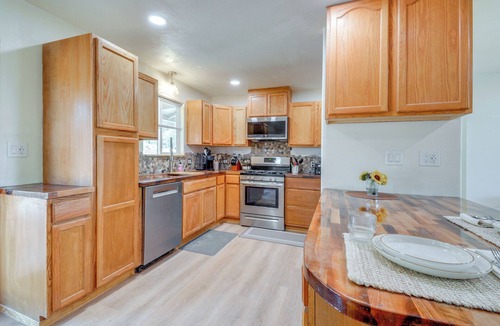 Prescott Heights Cottage | Dog Friendly! Peaceful Wooded Retreat in Prescott