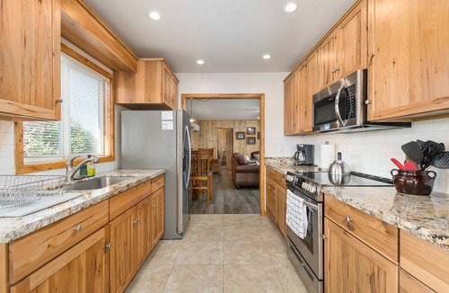 Cathlamet House | Dog Friendly Puget Island Home on the Columbia River. Secure Private Moorage!