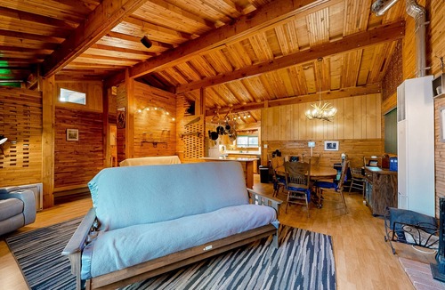 Munds Park House | Dog-friendly rustic retreat with enclosed yard, grill, wood stove, games, & W/D