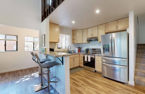 Truckee Condo | Dog-friendly snowbird escape with pool, hot tub & sauna access, & woodstove