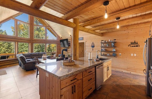 Meadow View Heights Cabin | Dog-friendly log cabin with game room and fire pit