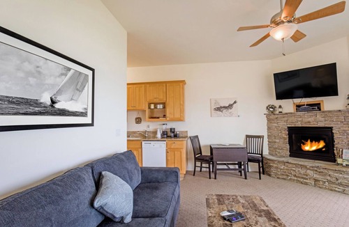 Shelter Cove Condo | Dolphin by OceanviewHotTubs Tesla charging Oceanfront Shelter Cove