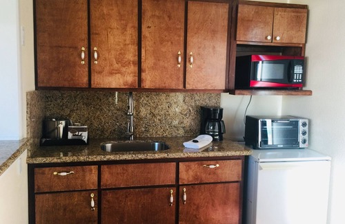 Downtown Hotel | Dolphin Cove Motel