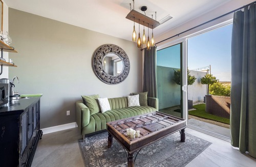 Temecula Bed & Breakfast | Domaine Chardonnay, one of Temecula Wine Country's premier residential properties, is an exclusive, privately operating, winery estate Bed & Breakfast with 3 beautifully appointed, independent guest suites for overnight accommodations, each featuring