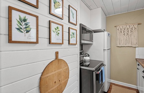 Donner Lake Woods Cottage | Donner Lake Cottage - Private Yard with Firepit