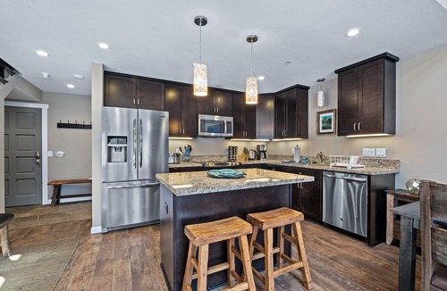 Truckee Condo | Donner Vista | Relaxing Lakefront Stay with Expansive Water Views and Private Deck