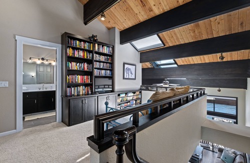 Truckee Condo | Donner Vista | Relaxing Lakefront Stay with Expansive Water Views and Private Deck