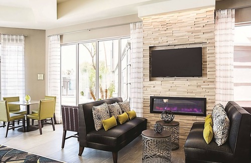 Ahwatukee Foothills Hotel | Double Beds Room, La Quinta Inn Phoenix Chandler, Free Breakfast