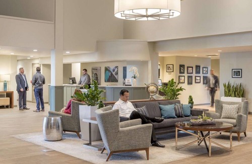 Campbell Hotel | DoubleTree by Hilton Campbell - Pruneyard Plaza