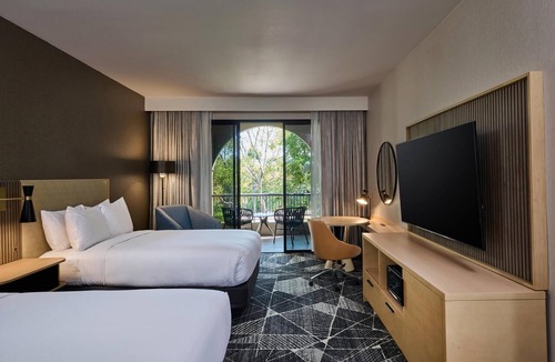 Newark Hotel | Doubletree by Hilton Newark - Fremont