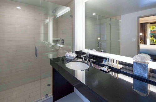 Newark Hotel | Doubletree by Hilton Newark - Fremont