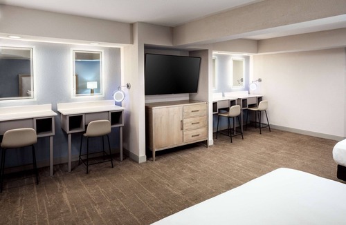 Mesa Hotel | DoubleTree by Hilton Phoenix Mesa