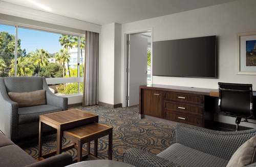 Carmel Valley Hotel | DoubleTree by Hilton San Diego - Del Mar