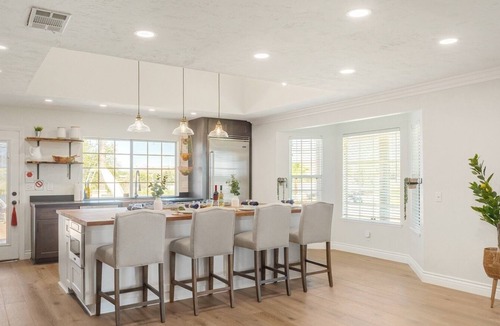 Murrieta House | Dove Creek Retreat-2 1/2 Acres w/Pool & Jacuzzi