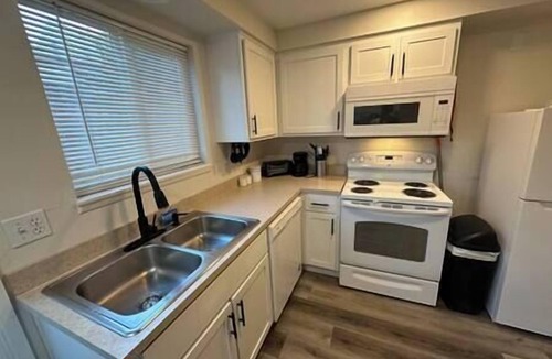 College Hill Apartment | Downstairs UO, Autzen, Amazon Pk