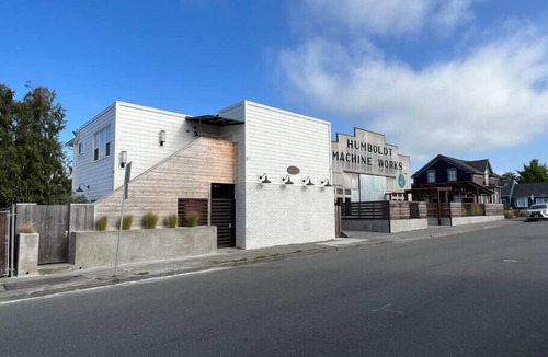 Arcata Apartment | Downtown Arcata Farmers Market Apartment