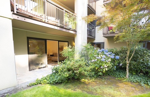 Goose Hollow Condo | Downtown condo at the foot of Washington Park