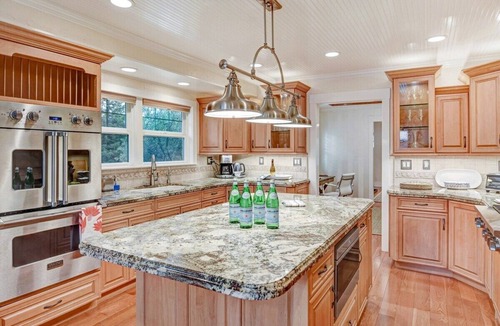 Healdsburg Cottage | Downtown Healdsburg Wine Country Retreat