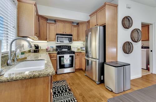 Paso Robles House | Downtown Paso: Sip N Sleepz 3 Bed/2.5 Bath