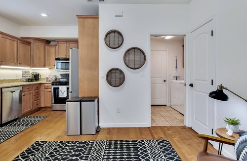 Paso Robles House | Downtown Paso: Sip N Sleepz 3 Bed/2.5 Bath