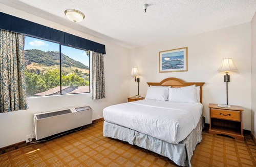 San Luis Obispo Hotel | Downtown SLO Inn - San Luis Obispo