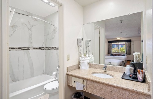 San Luis Obispo Hotel | Downtown SLO Inn - San Luis Obispo