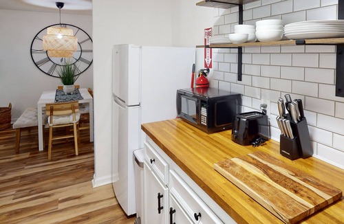 Racquet Club West Apartment | Dreamy bohemian condo with tranquil vibes, close proximity to downtown