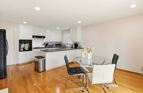 San Tomas House | Dreamy Luxe Pool Retreat - 3BR in Urban Campbell