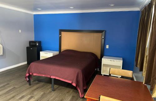 Colton Hotel | Driftwood Motel