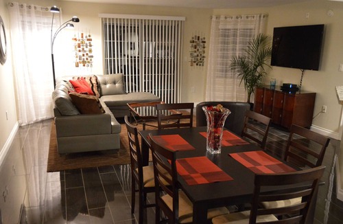 Winchester Condo | Duel Master Suit near the Las Vegas Strip & Convention Center
