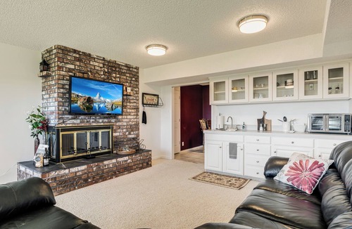 Dundee Condo | Dundee Hills Horizon | 2BR Suite, Hot Tub & Views