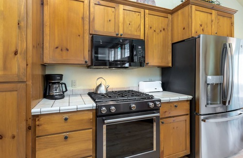 Deer Park House | DUTC12 - Dog loving home with A/C, Hot Tub