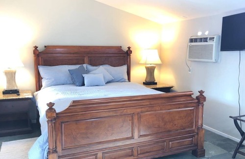 Mesa Verde House | E Costa Mesa Newport Huntington Beach EVERYTHING