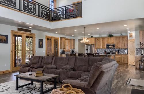 Zion National Park East Entrance House | East Zion Trails Retreat-Hot tub, Resort Amenities, Exceptional