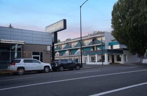Kerns Hotel | Eastside Lodge