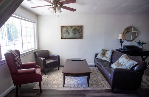 West Sacramento House | Eclectic Home in West Sacramento near Old Town