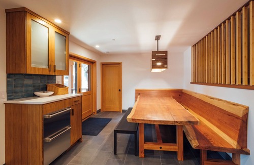 Chamberlands House | Eco-Friendly Cozy Cabin in Homewood