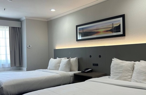 Santa Rosa Hotel | Econo Lodge Inn & Suites Santa Rosa South
