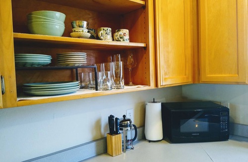 Medford Cottage | Efficient, clean, pet-friendly 2 bed/bath cottage