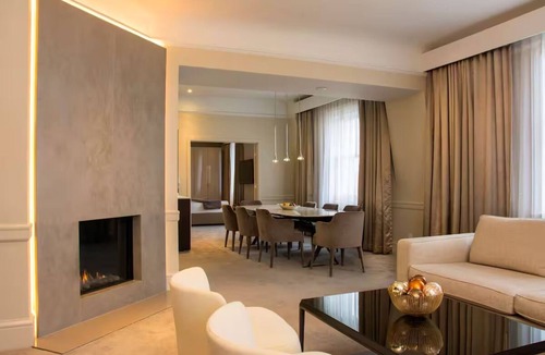 Downtown Portland Hotel | Elegant 1 King Presidential Suite – Luxury Stay Above Portland’s Skyline