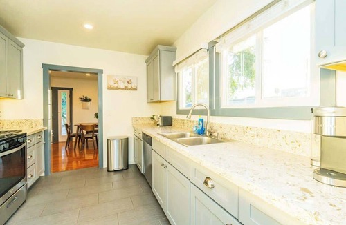 Glendora House | Elegant Comfort on Historic Route 66 Attractions