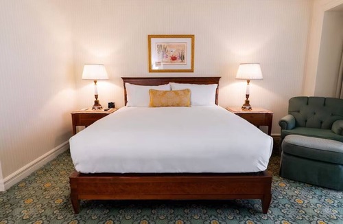 Downtown San Diego Hotel | Elegant King Suite | Westgate Hotel | Poolside Ambience | Central San Diego