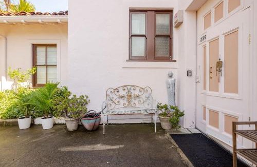 Claremont House | Elegant Spacious Prvt Studio Upscale Berkeley
