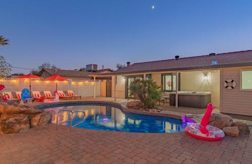 New Papago Parkway House | Ella Oasis Heated Pool Hot Tub Near Old Town