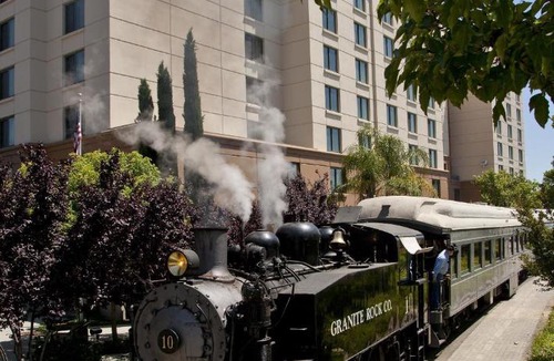 Central Sacramento Hotel | Embassy Suites by Hilton Sacramento Riverfront Promenade