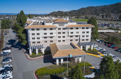 San Rafael Hotel | Embassy Suites by Hilton San Rafael at Marin Center