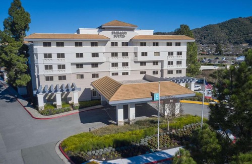 San Rafael Hotel | Embassy Suites by Hilton San Rafael at Marin Center