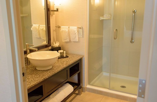 Guasti Hotel | Embassy Suites Ontario Airport
