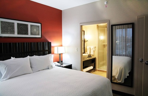 Guasti Hotel | Embassy Suites Ontario Airport