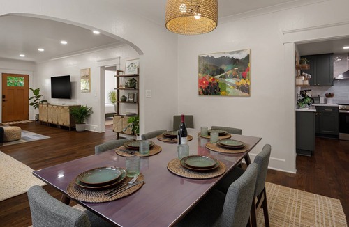 Amazon House | Emerald On Orchard Luxury Eugene Vacation Rental Near Uo 4 Bedroom Home